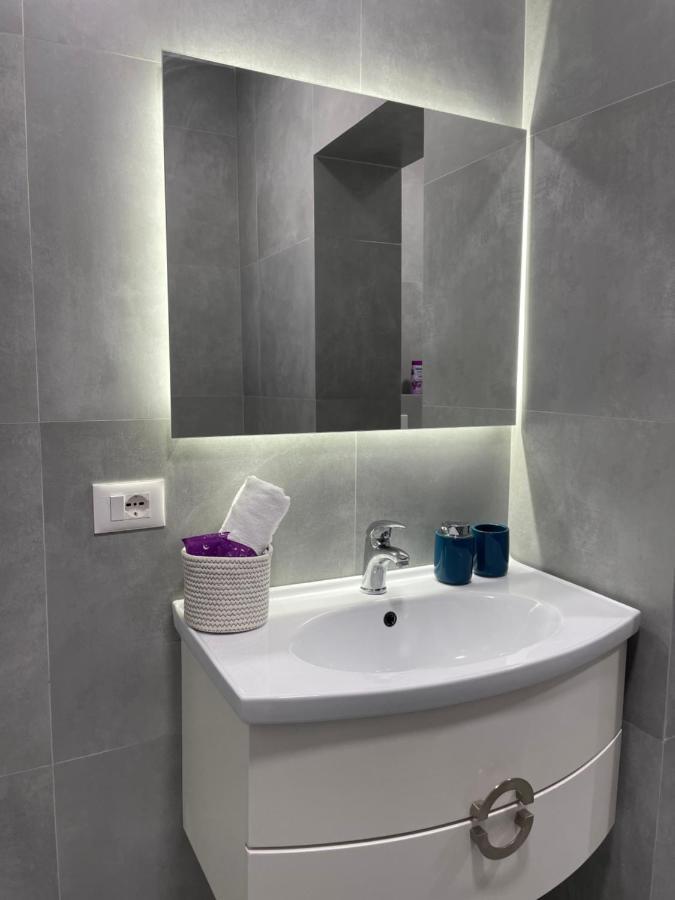 Lovely Apartment Тирана Екстериор снимка