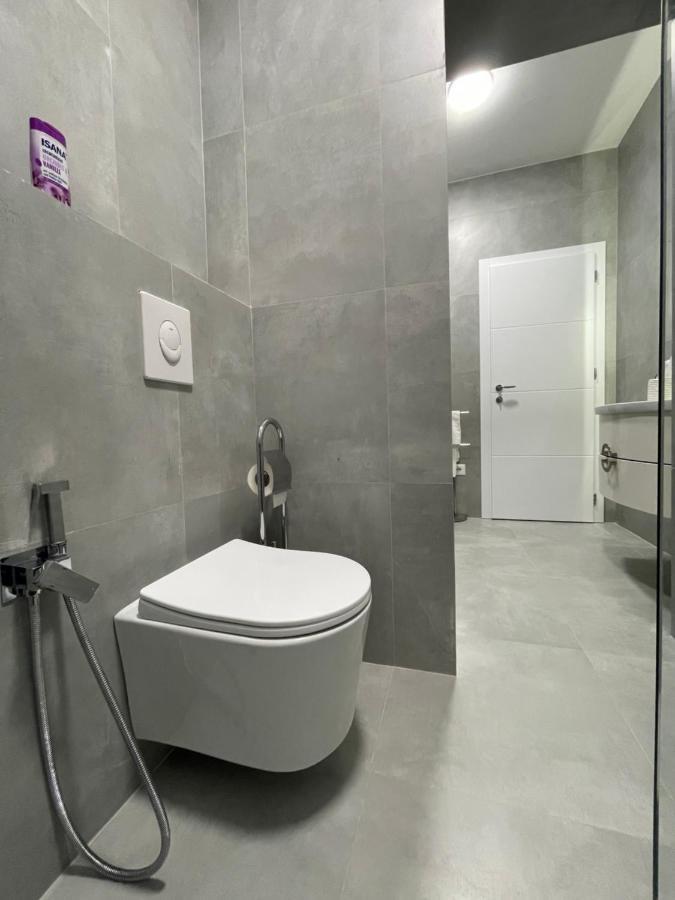 Lovely Apartment Тирана Екстериор снимка